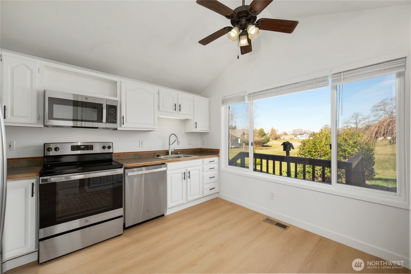 7918 W Golf Course Drive , Blaine, WA 98230