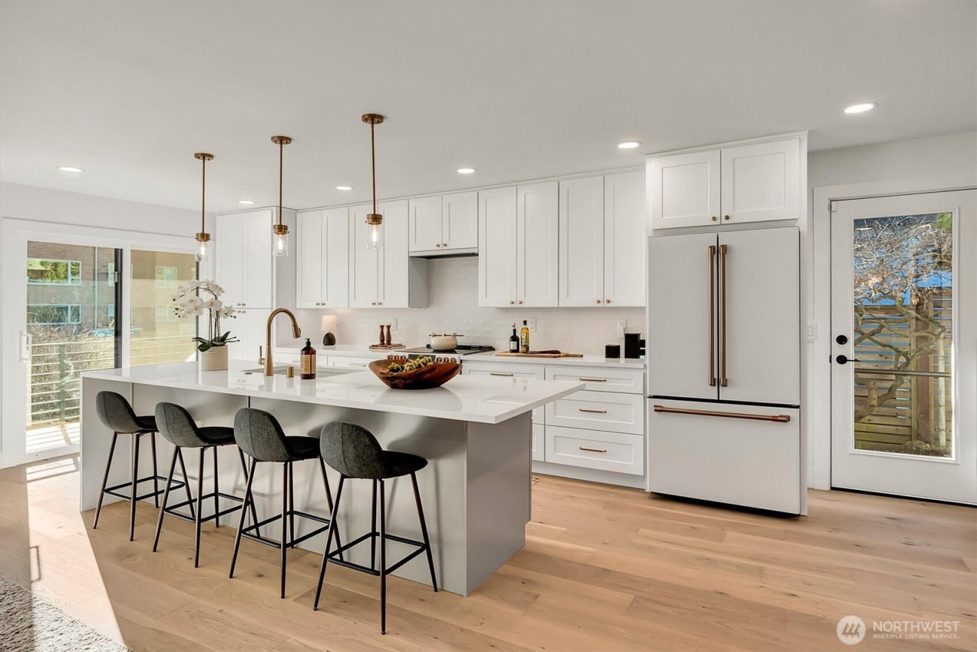 505 W Kinnear Place , Seattle, WA 98119