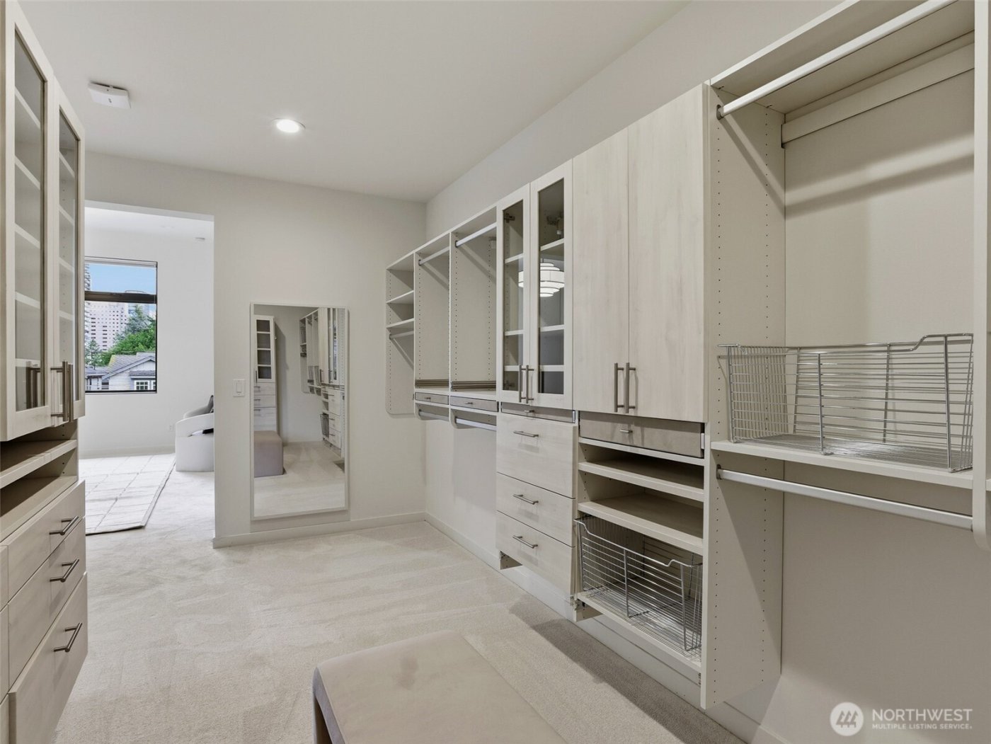 719 99th Avenue NE, Bellevue, WA 98004