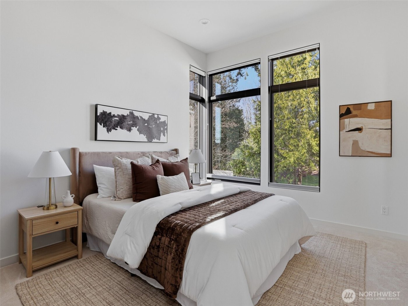 719 99th Avenue NE, Bellevue, WA 98004