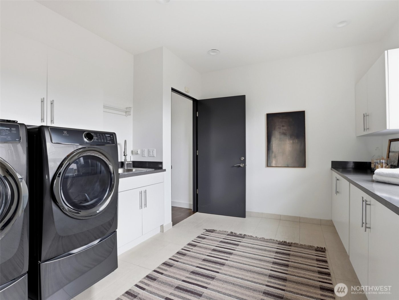 719 99th Avenue NE, Bellevue, WA 98004