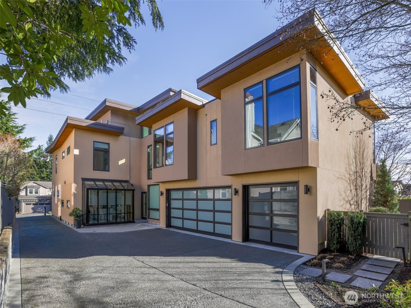 719 99th Avenue NE, Bellevue, WA 98004