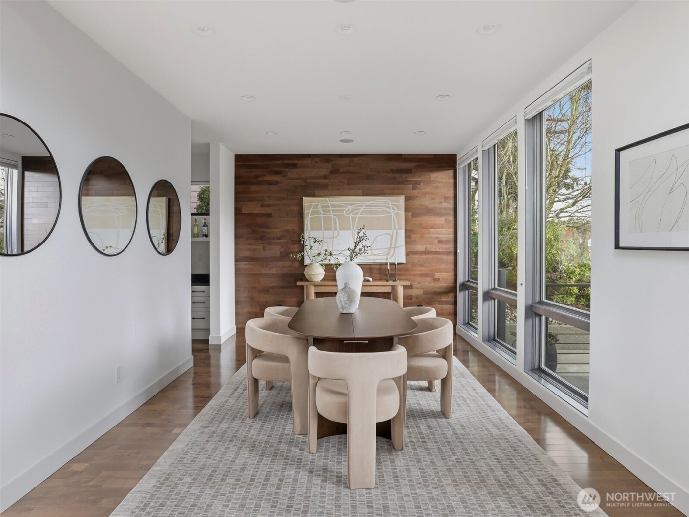 719 99th Avenue NE, Bellevue, WA 98004