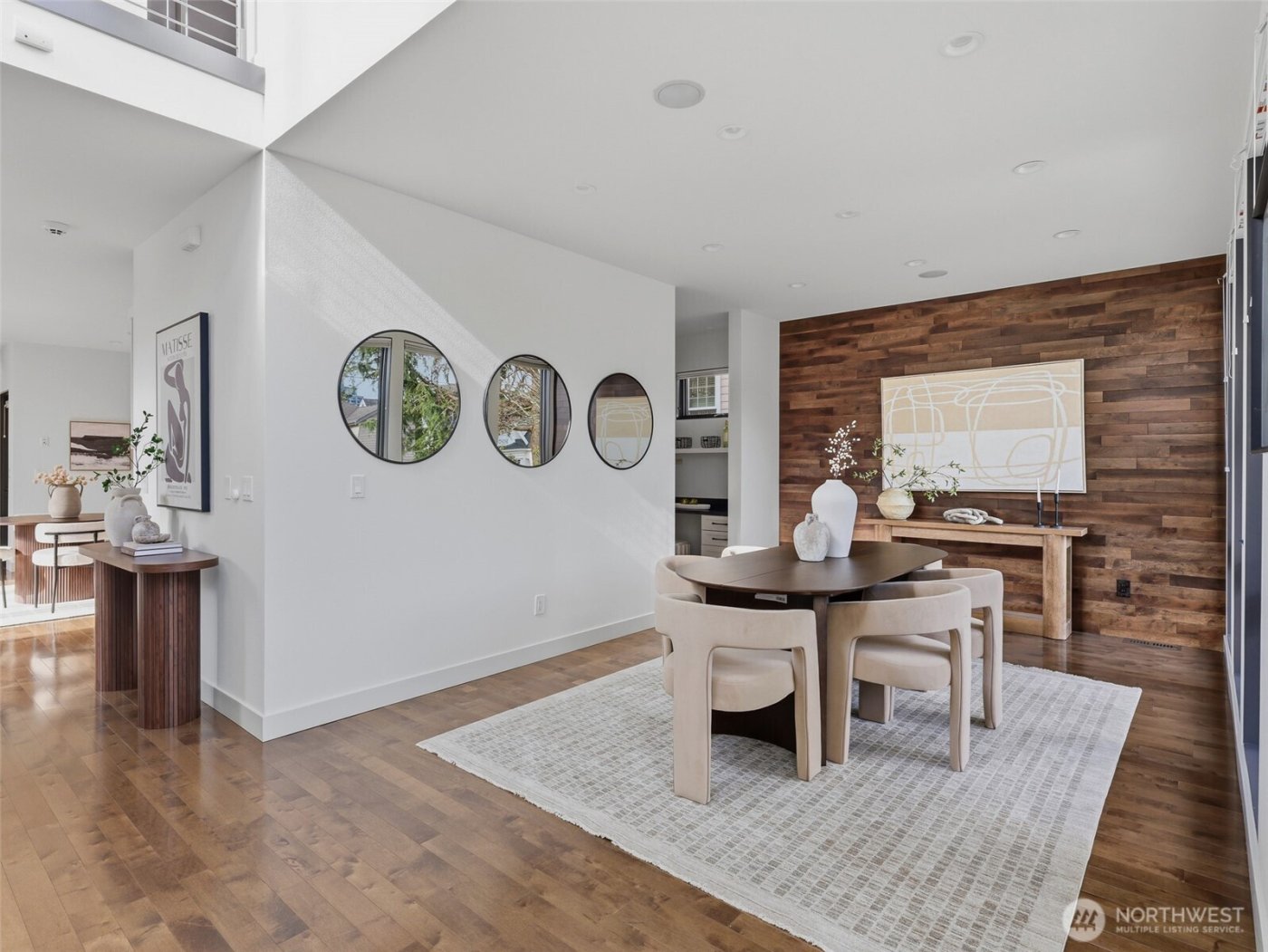 719 99th Avenue NE, Bellevue, WA 98004