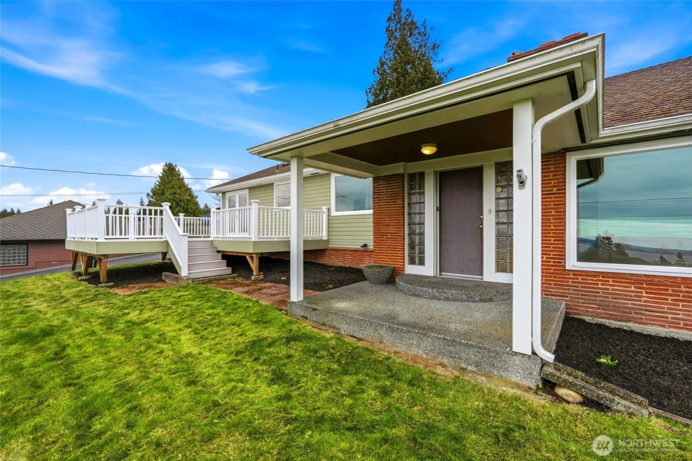 2602 Hillside Lane , Everett, WA 98203