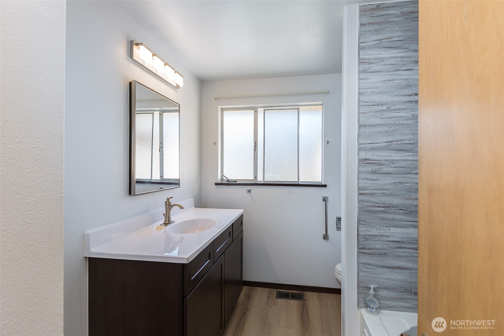 124 Fogarty Avenue , Port Angeles, WA 98362