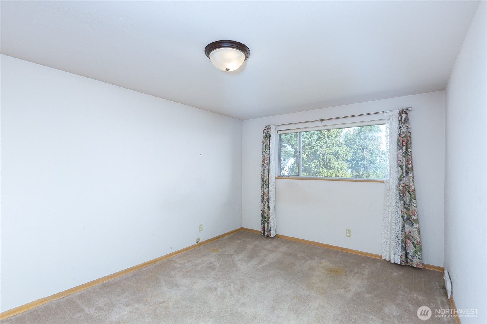 124 Fogarty Avenue , Port Angeles, WA 98362