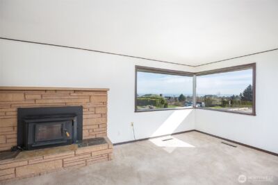 124 Fogarty Avenue , Port Angeles, WA 98362 - Photo 4
