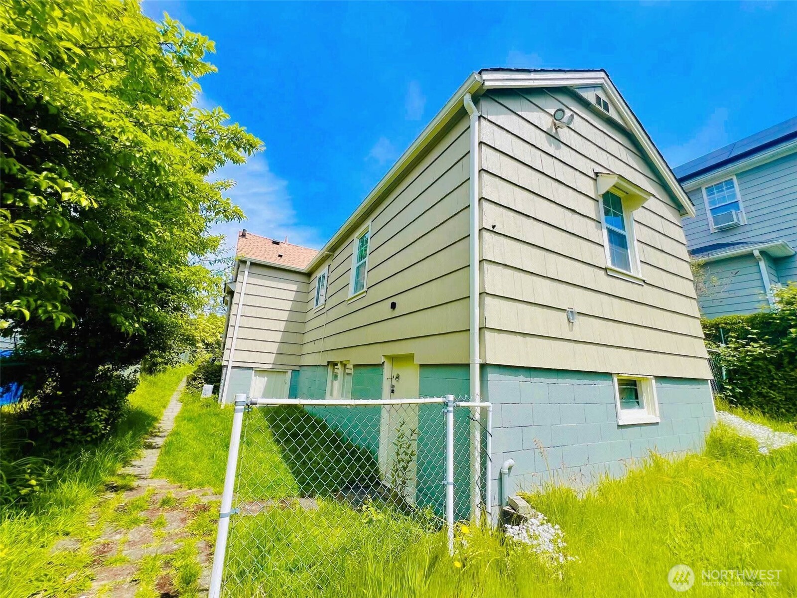 1506 S 43rd street , Tacoma, WA 98418