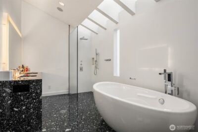 1615 39th Avenue E, Seattle, WA 98112 - Photo 19