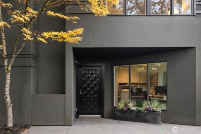 1615 39th Avenue E, Seattle, WA 98112 - Photo 2