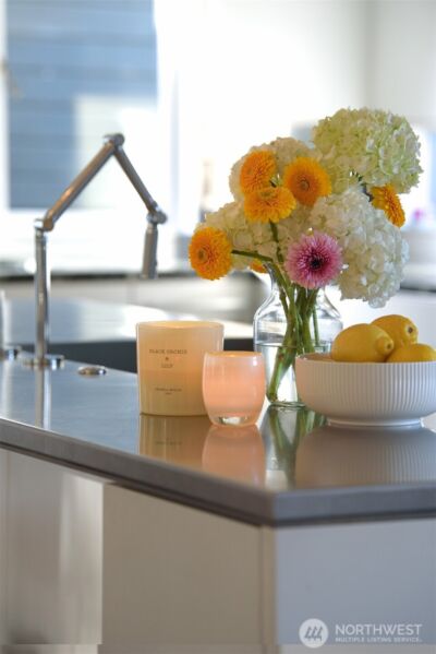 1615 39th Avenue E, Seattle, WA 98112 - Photo 9