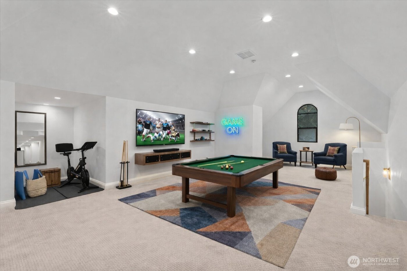 19524 230TH Avenue NE, Woodinville, WA 98077