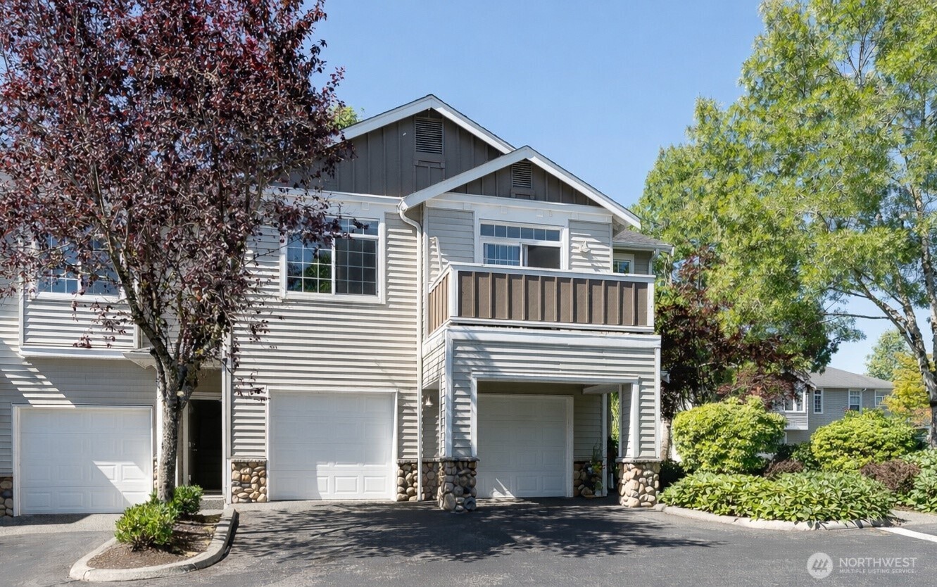 1855 Trossachs Boulevard SE #205, Sammamish, WA 98075-8072