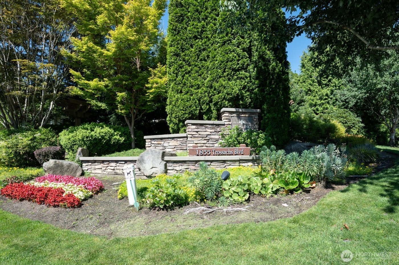 1855 Trossachs Boulevard SE #205, Sammamish, WA 98075-8072