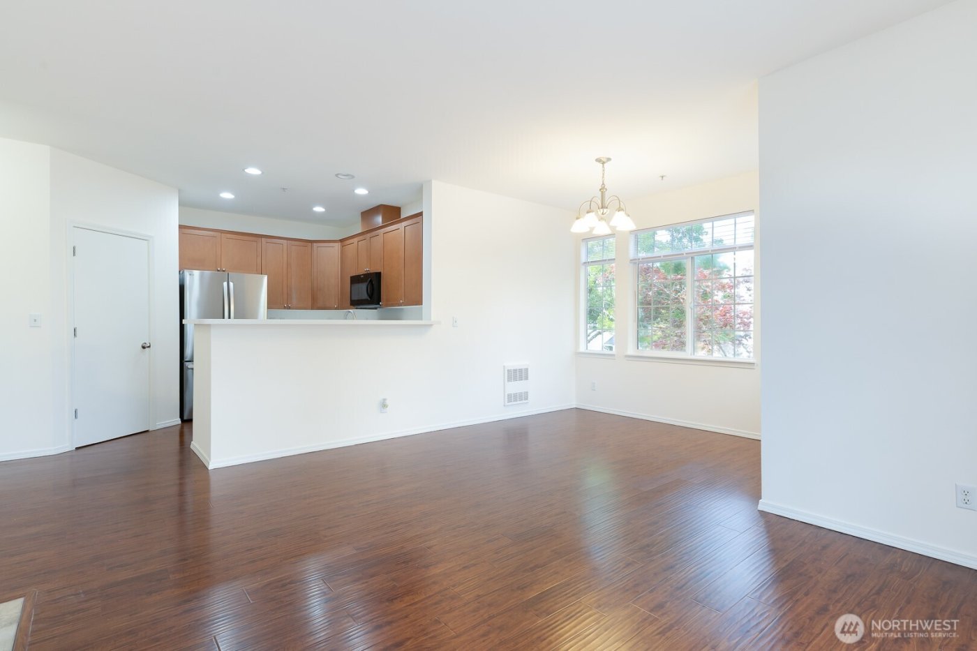 1855 Trossachs Boulevard SE #205, Sammamish, WA 98075-8072