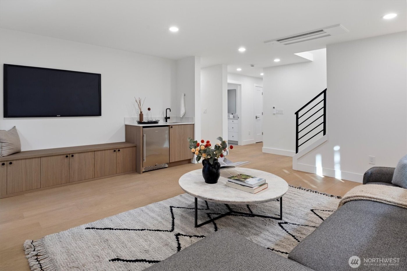 2515 35th Avenue W, Seattle, WA 98199