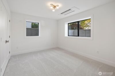 2515 35th Avenue W, Seattle, WA 98199 - Photo 18