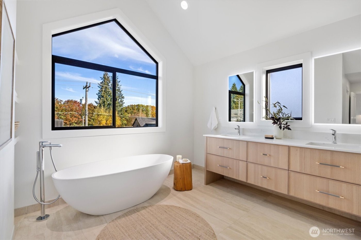 2515 35th Avenue W, Seattle, WA 98199