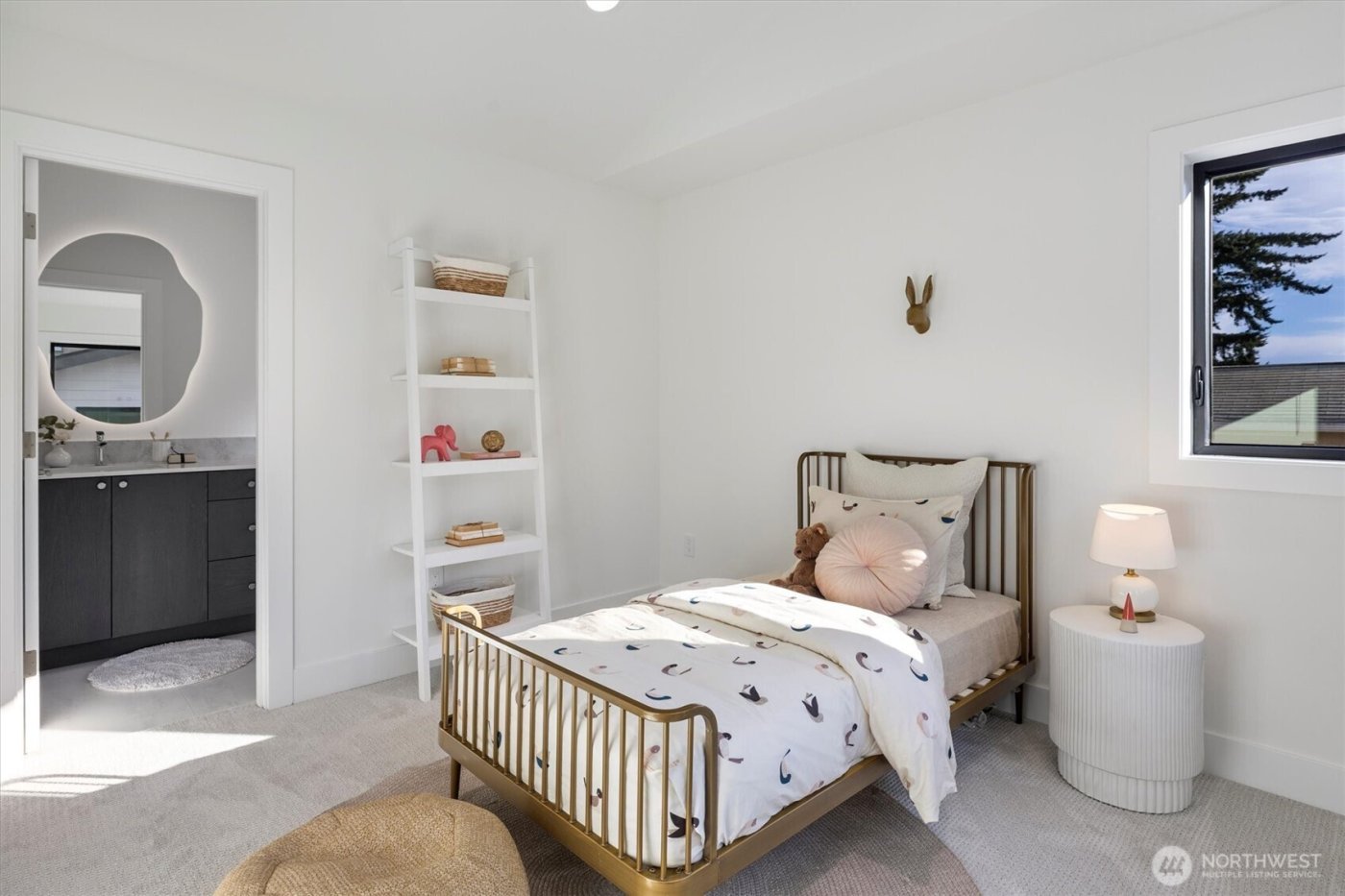 2515 35th Avenue W, Seattle, WA 98199