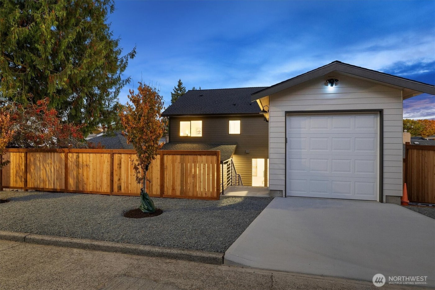 2515 35th Avenue W, Seattle, WA 98199