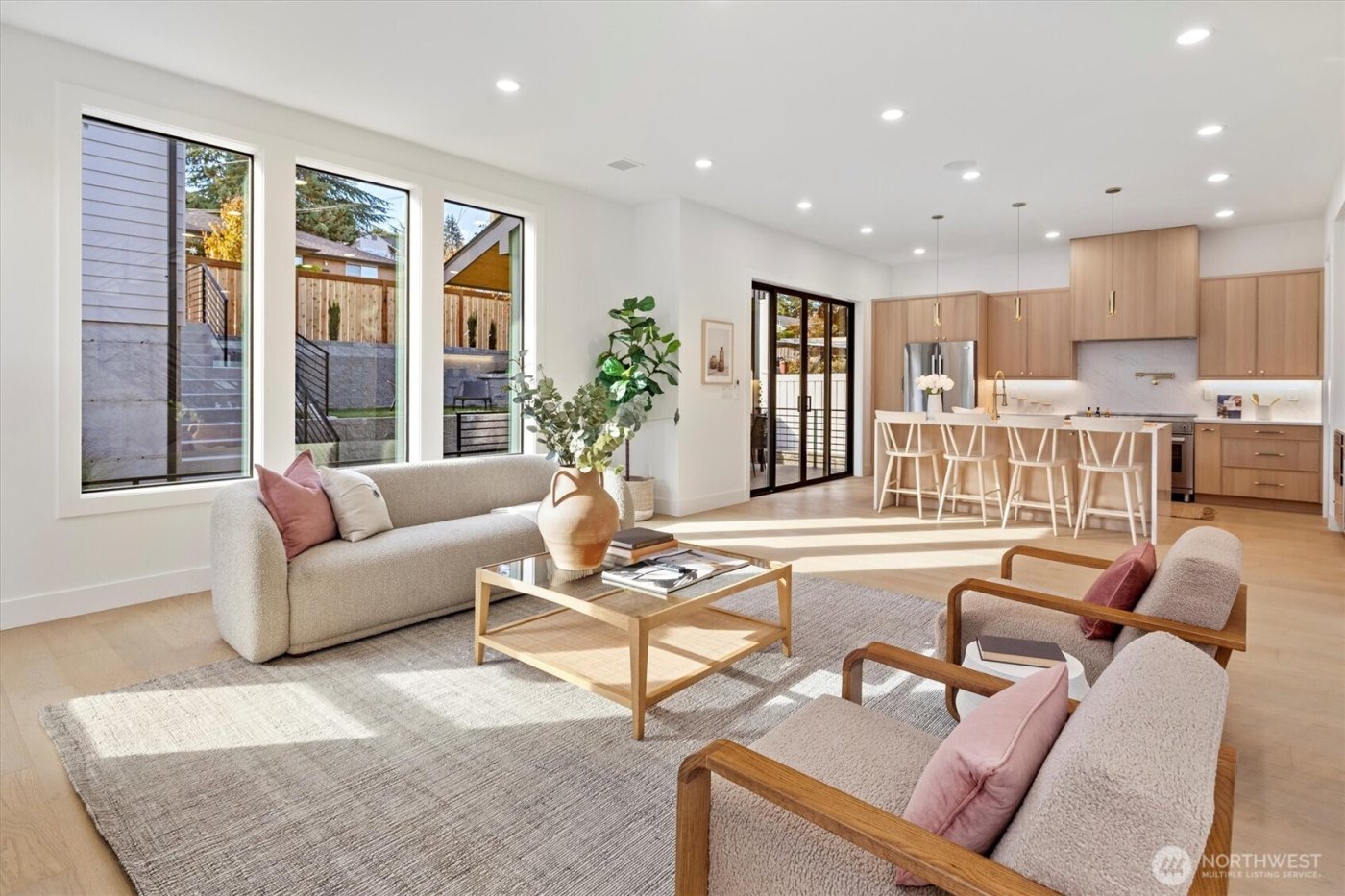 2515 35th Avenue W, Seattle, WA 98199