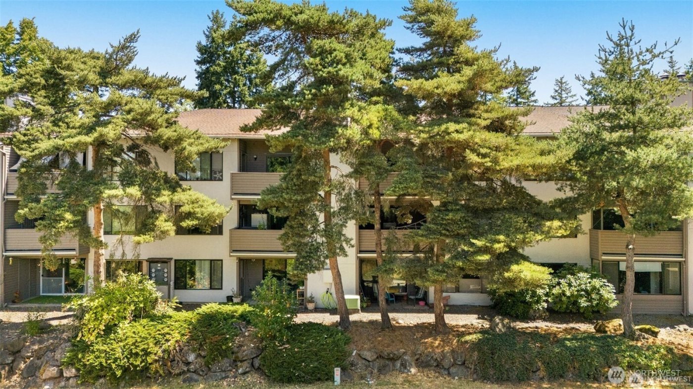 13611 NE 8th Street #106, Bellevue, WA 98005