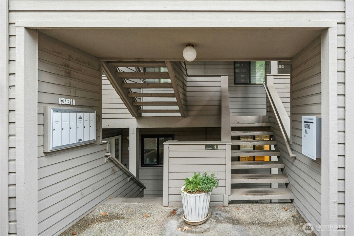 13611 NE 8th Street #106, Bellevue, WA 98005