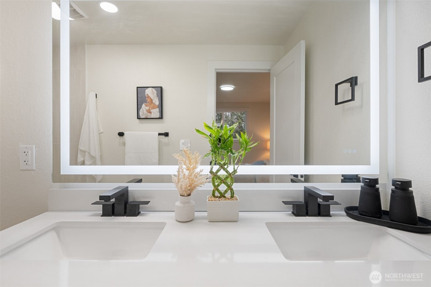 8821 S D Street , Tacoma, WA 98444