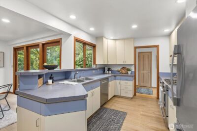 11904 Lakeside Avenue NE, Seattle, WA 98125 - Photo 13