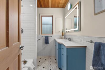 11904 Lakeside Avenue NE, Seattle, WA 98125 - Photo 22