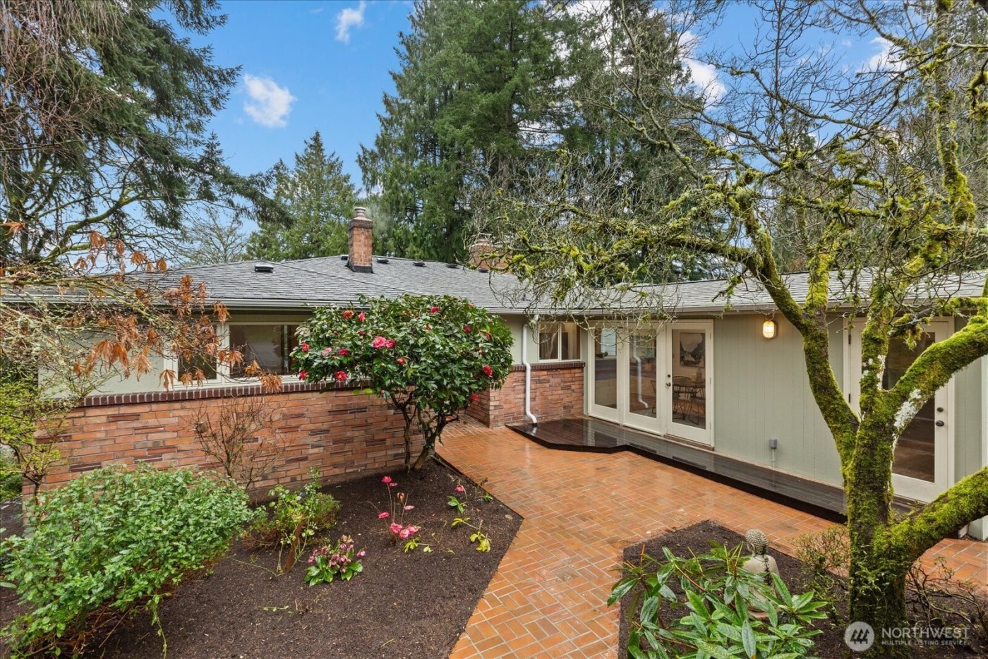 11904 Lakeside Avenue NE, Seattle, WA 98125