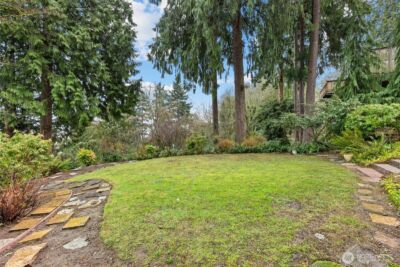 11904 Lakeside Avenue NE, Seattle, WA 98125 - Photo 36