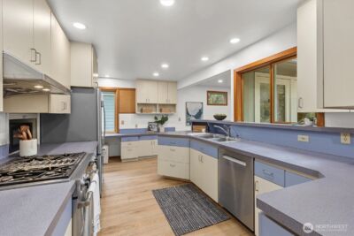 11904 Lakeside Avenue NE, Seattle, WA 98125 - Photo 11