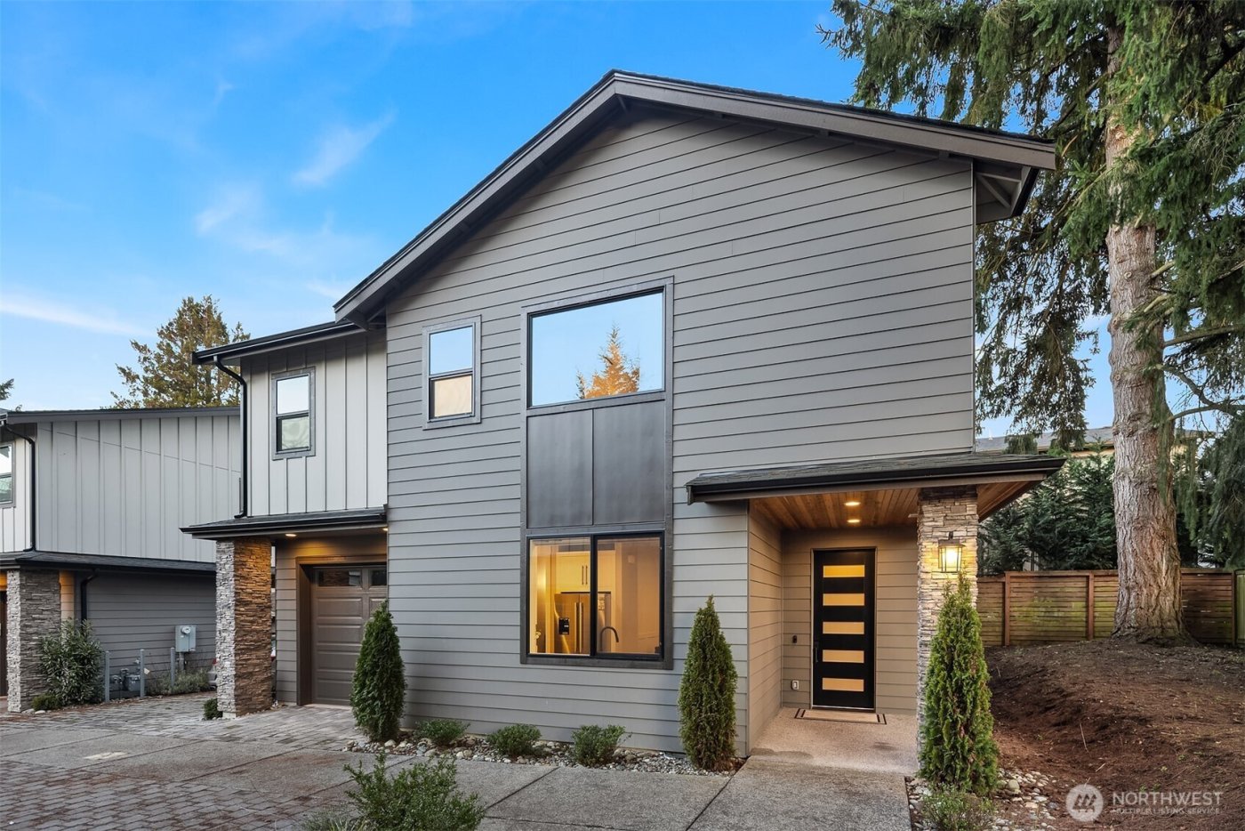 10931 NE 133rd Street , Kirkland, WA 98034