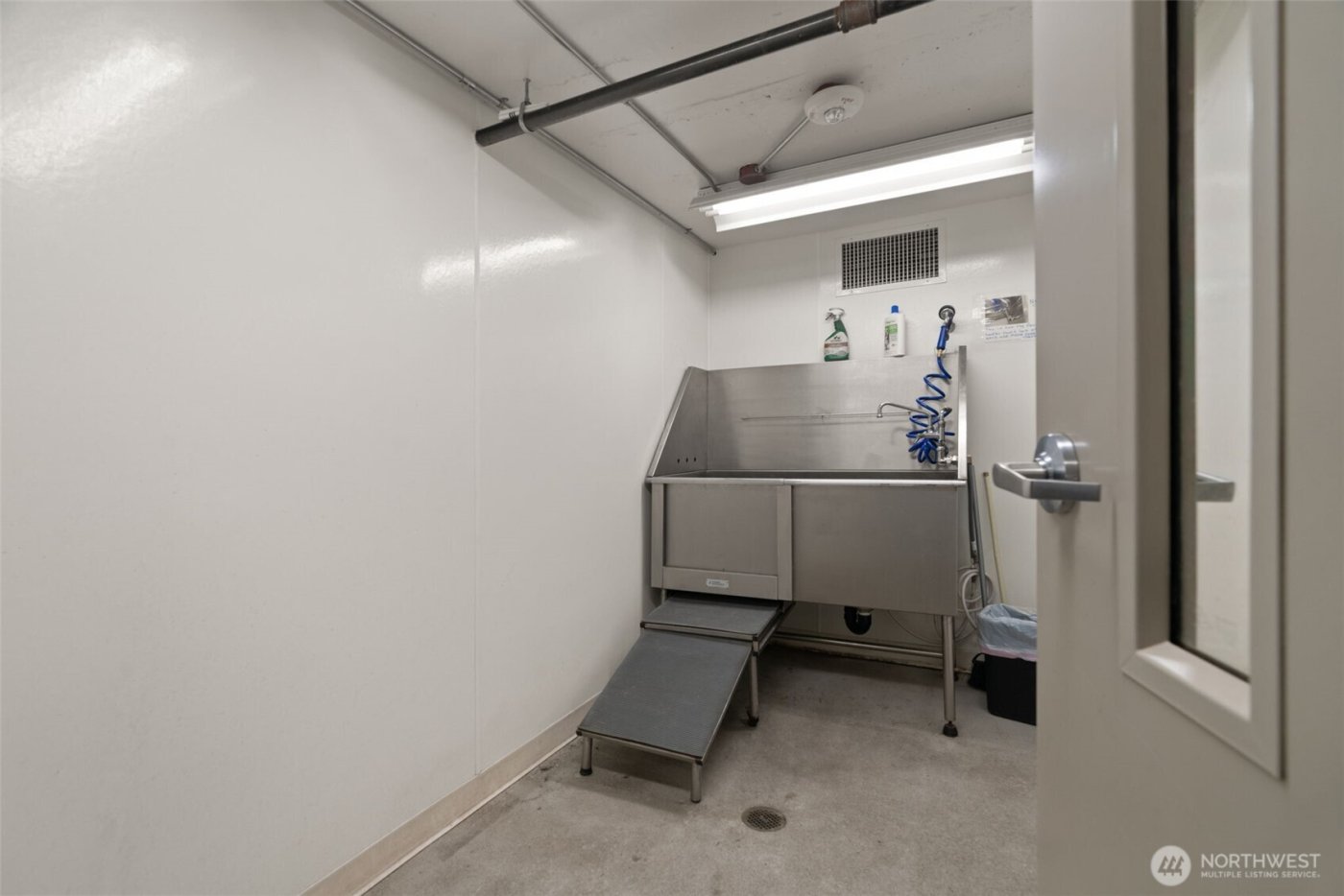 1760 NW 56th St #322, Seattle, WA 98107