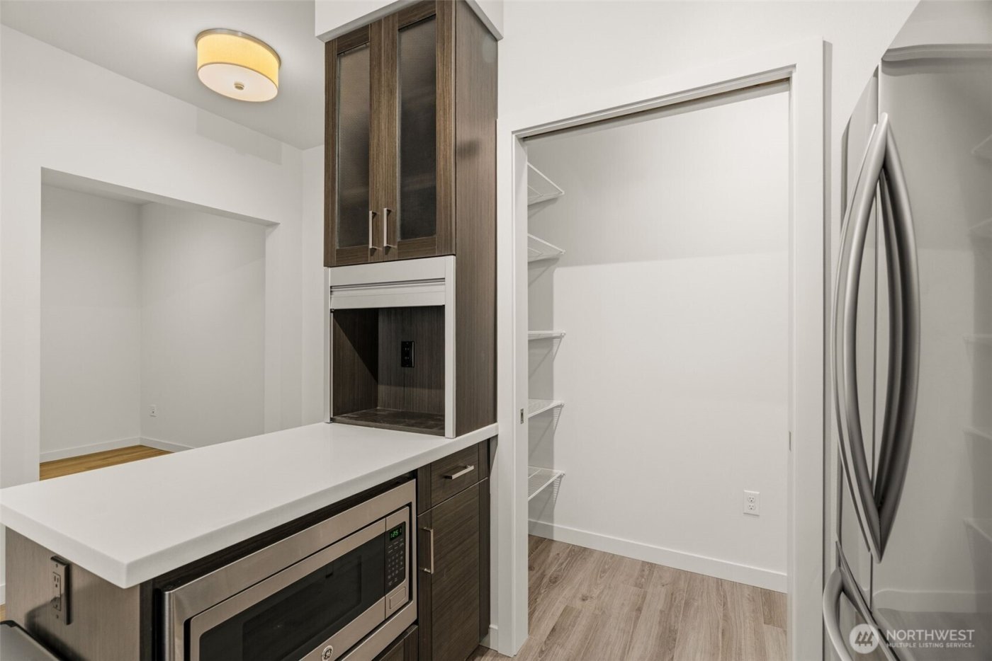 1760 NW 56th St #322, Seattle, WA 98107