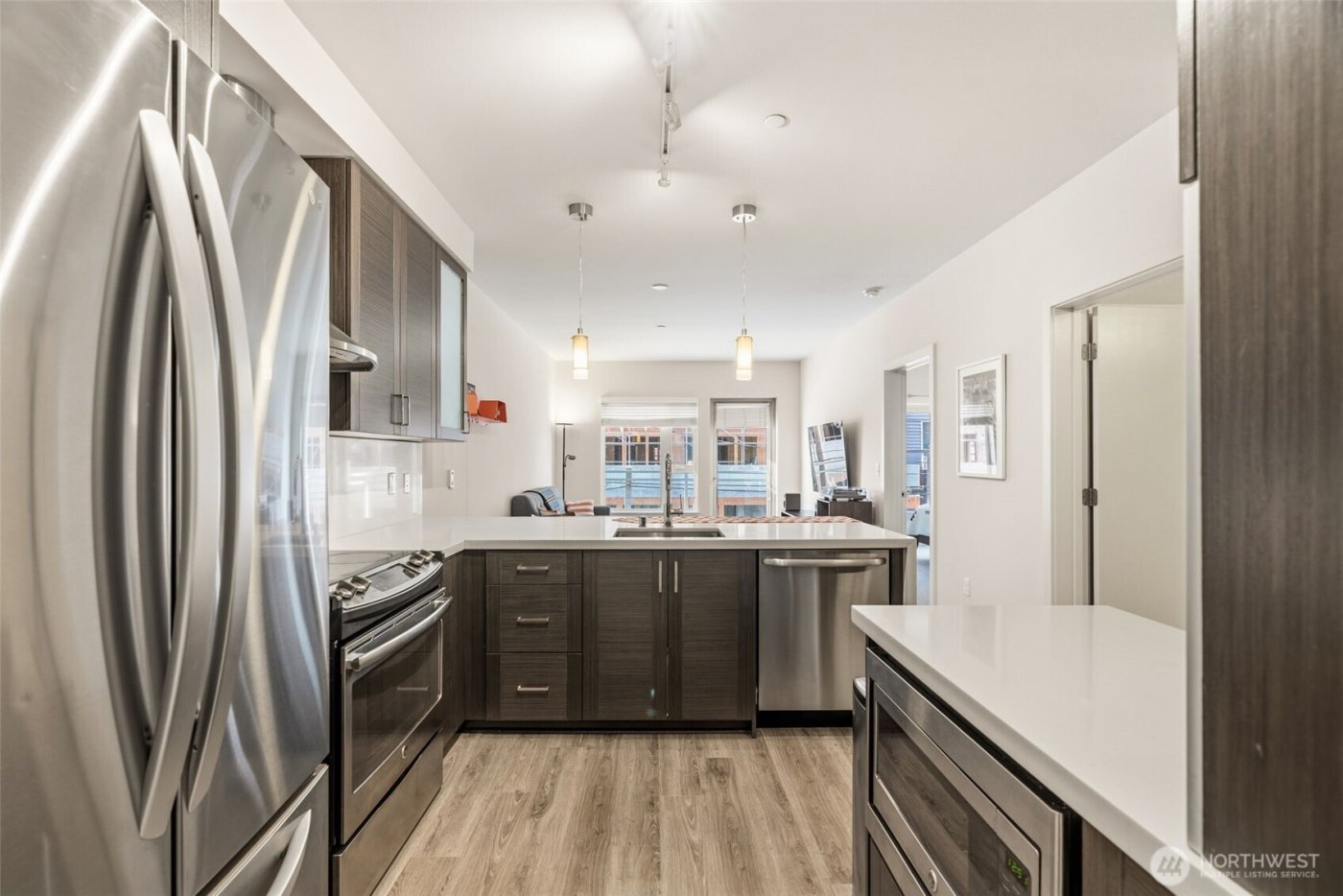 1760 NW 56th St #322, Seattle, WA 98107