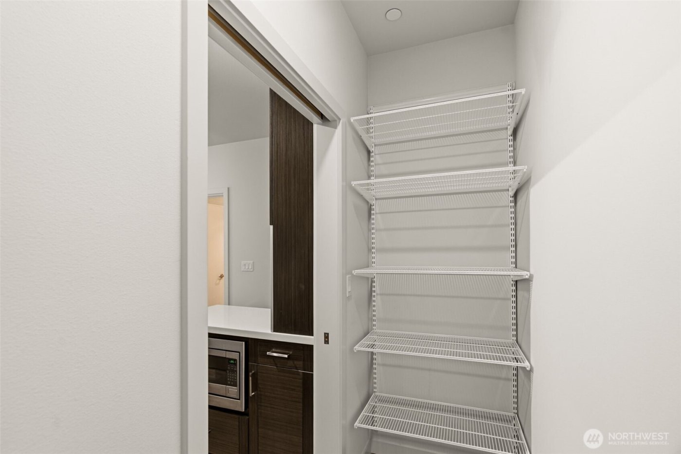 1760 NW 56th St #322, Seattle, WA 98107