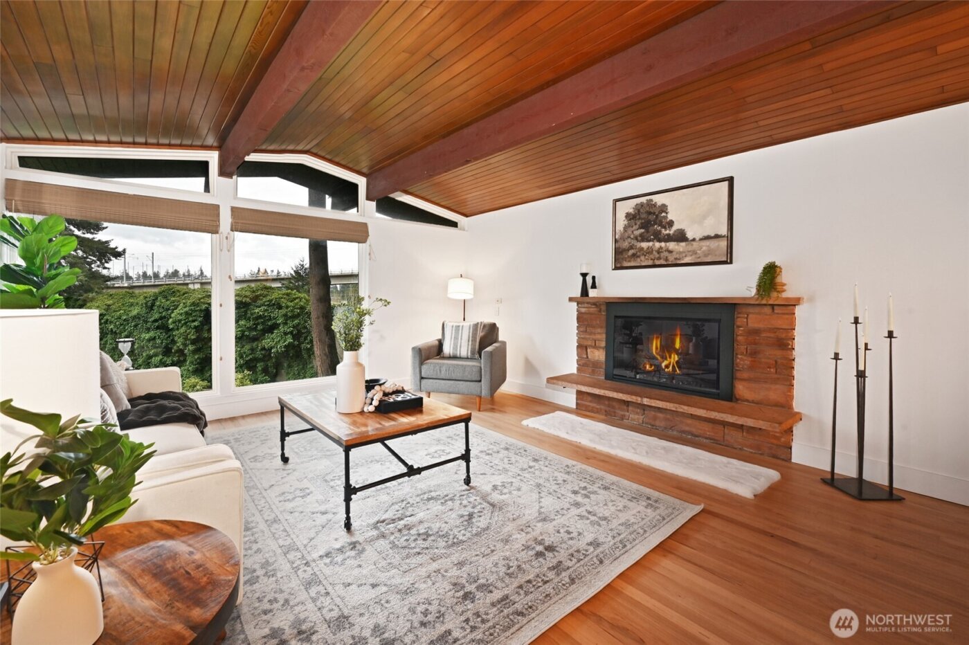 13525 4th Avenue NE, Seattle, WA 98125