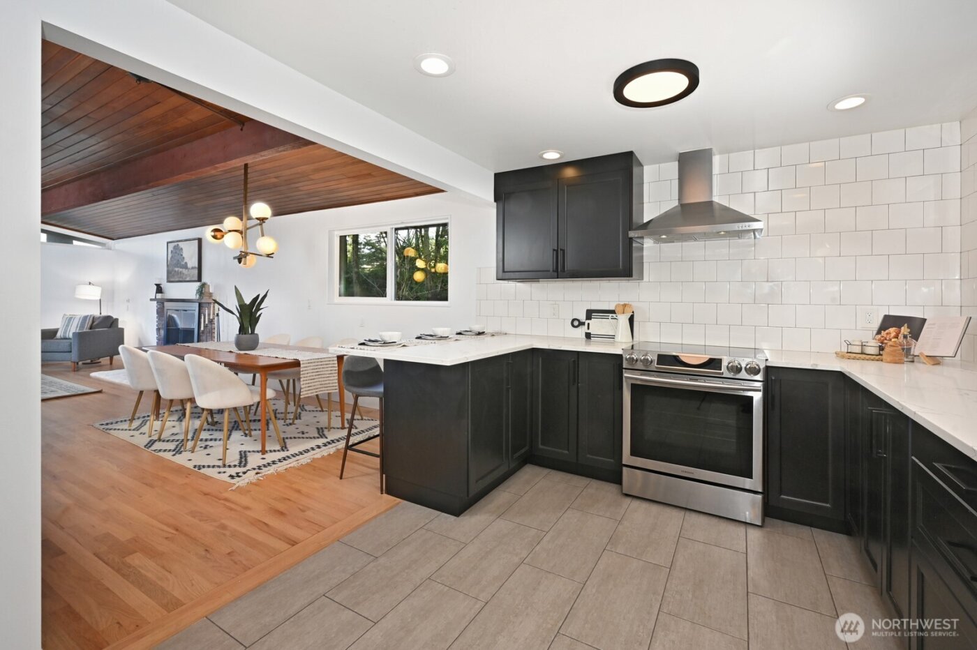 13525 4th Avenue NE, Seattle, WA 98125