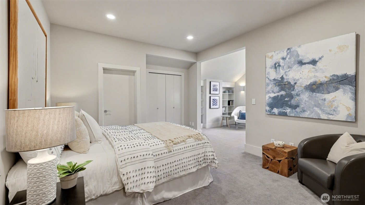 13730 Main Street , Bellevue, WA 98005