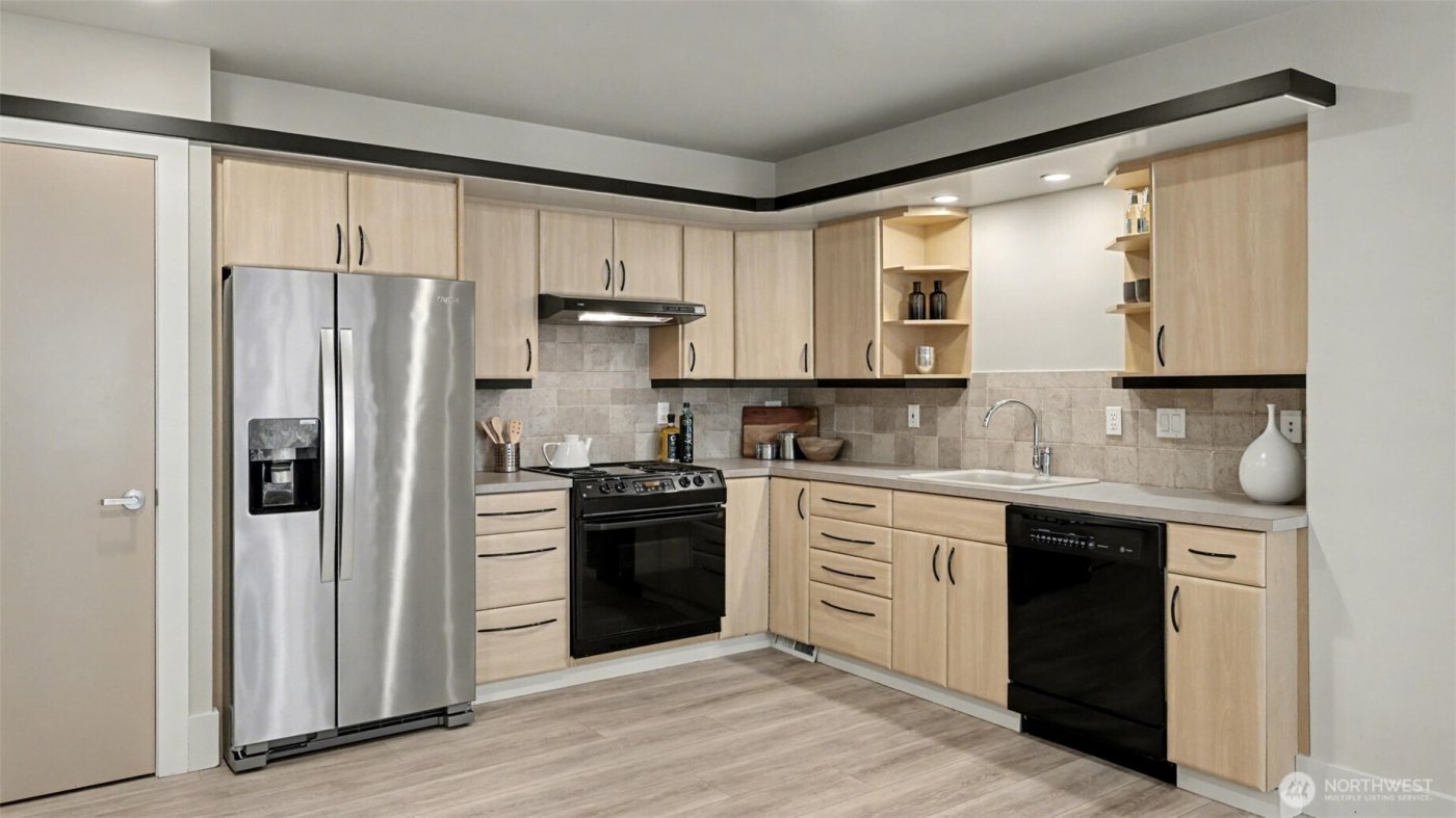 13730 Main Street , Bellevue, WA 98005