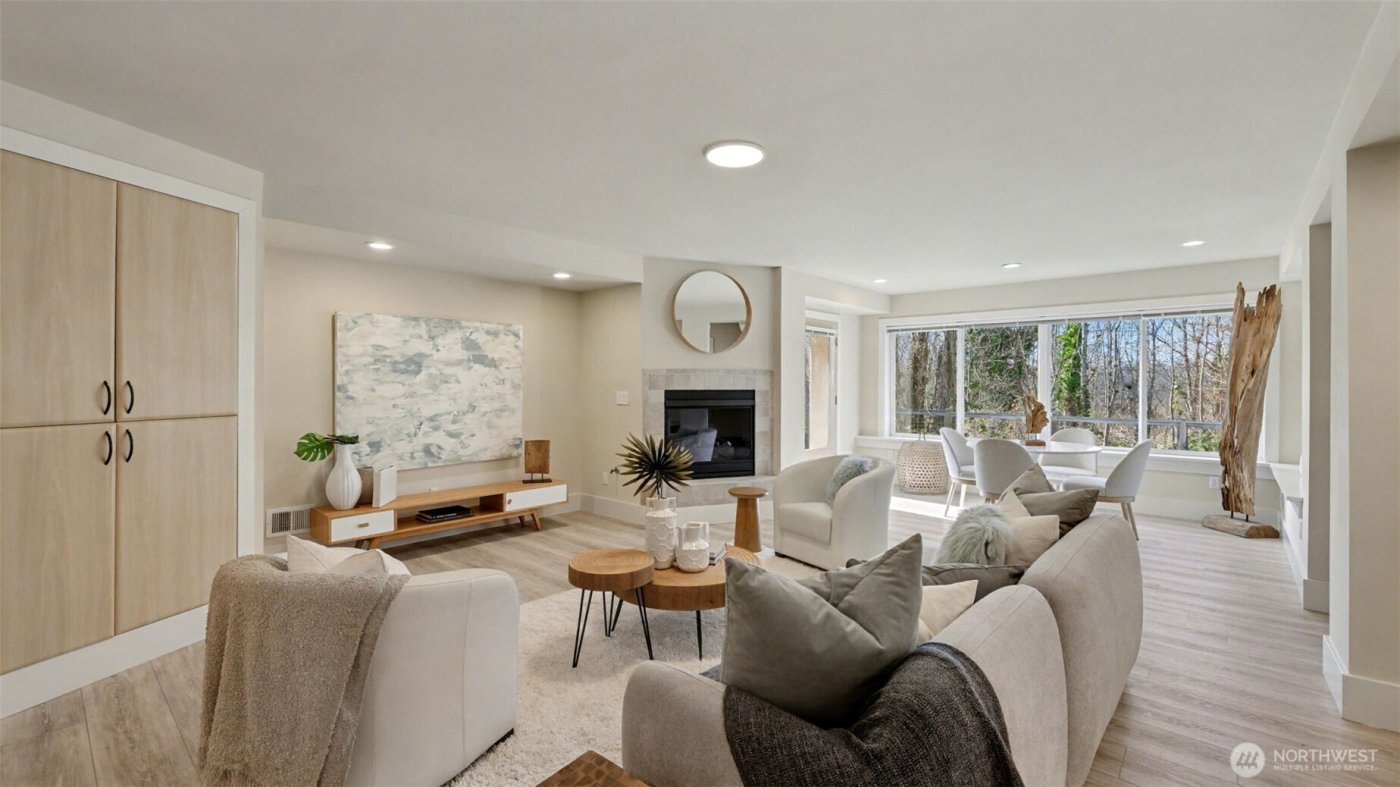 13730 Main Street , Bellevue, WA 98005