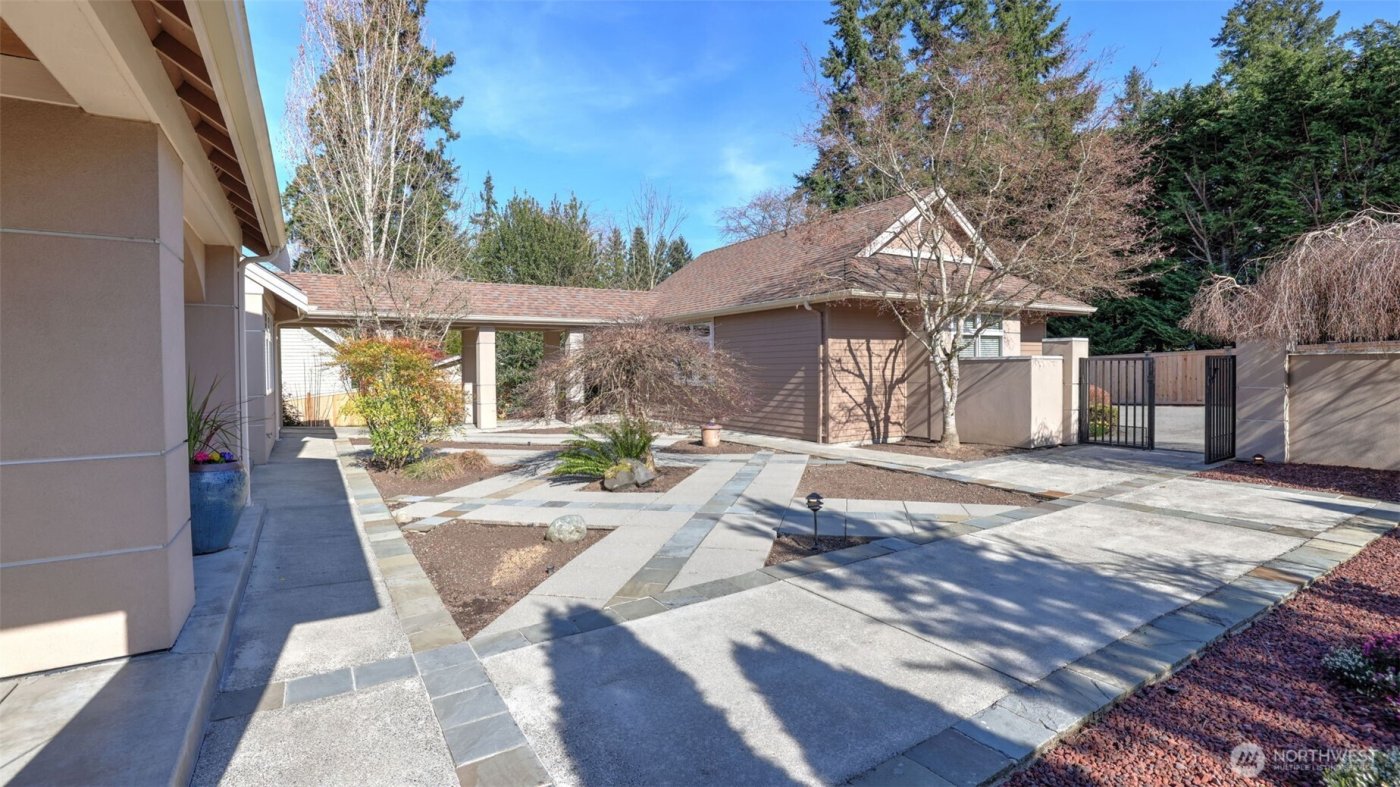 13730 Main Street , Bellevue, WA 98005