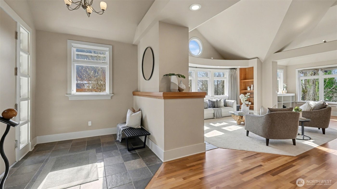 13730 Main Street , Bellevue, WA 98005