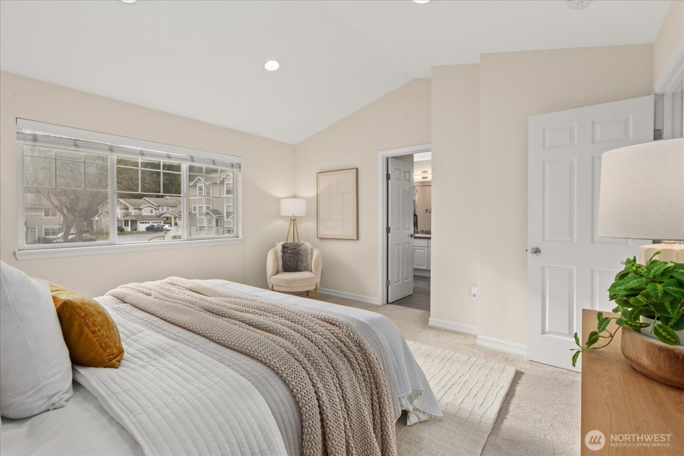 9634 179th Place NE #2, Redmond, WA 98052