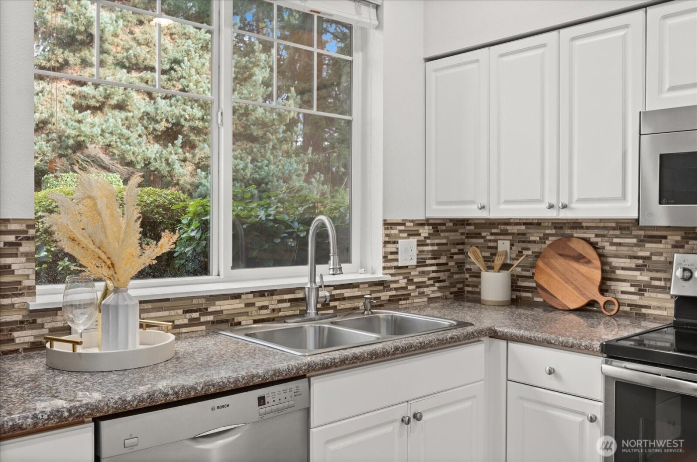 9634 179th Place NE #2, Redmond, WA 98052