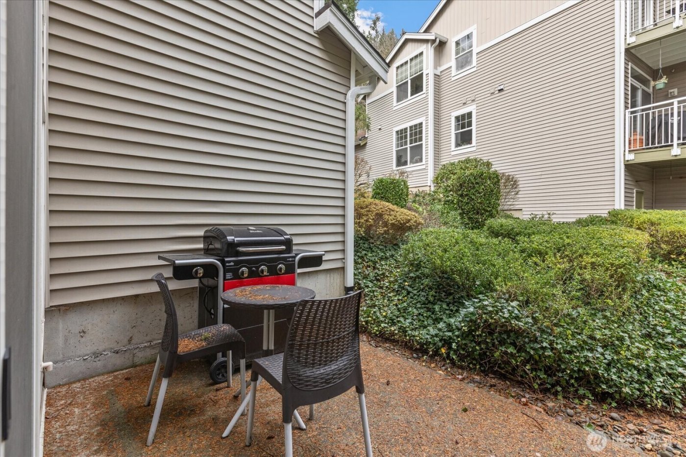 9634 179th Place NE #2, Redmond, WA 98052