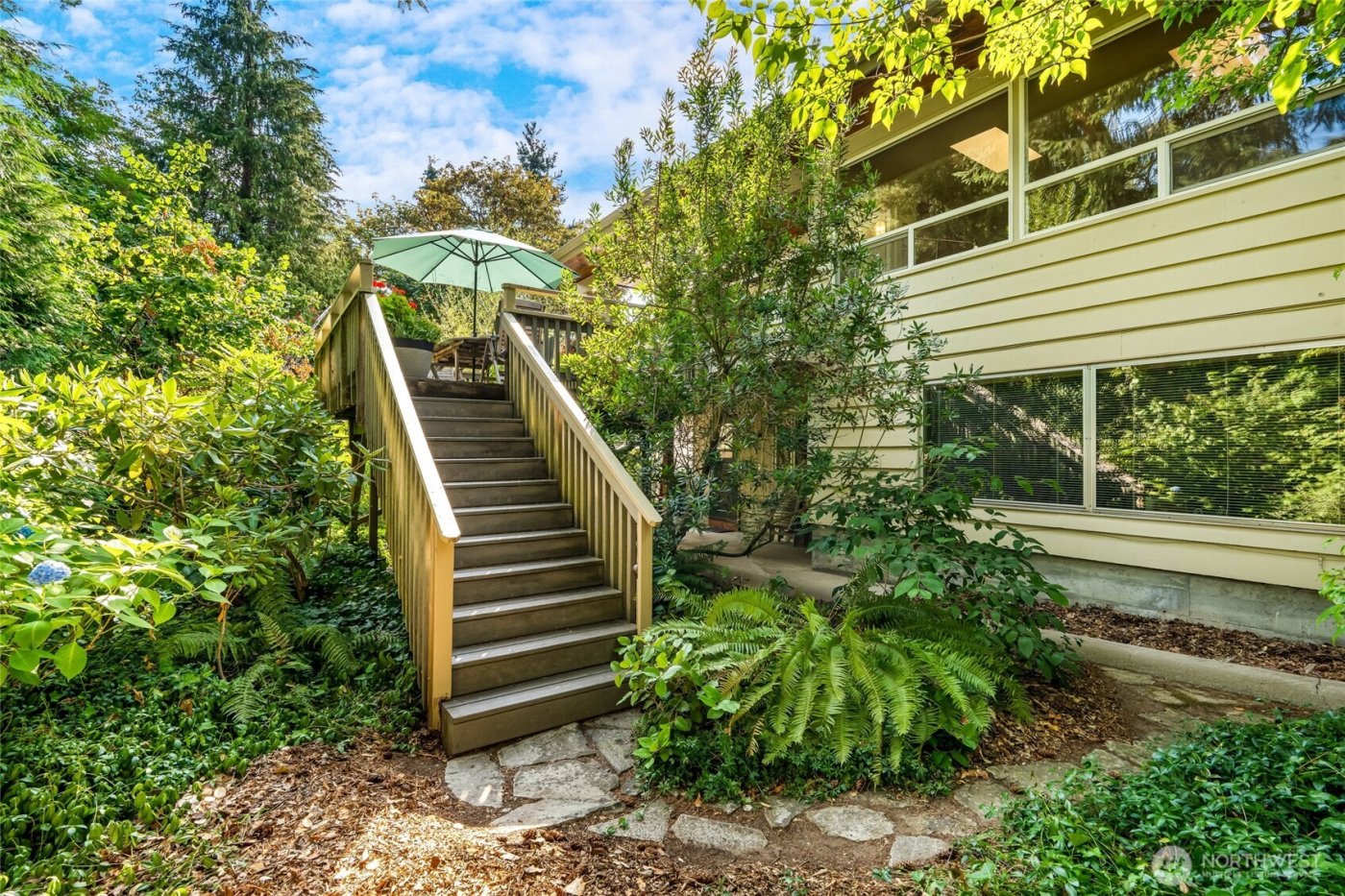 1058 NE 106th Street , Seattle, WA 98125